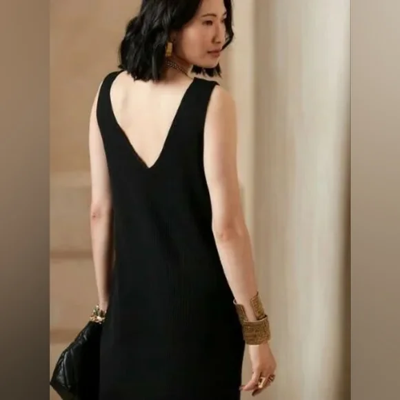 NEW BANANA REPUBLIC V-NECK MIDI SWEATER DRESS - Picture 2 of 6